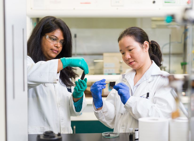 two female researchers in a chemistry lab