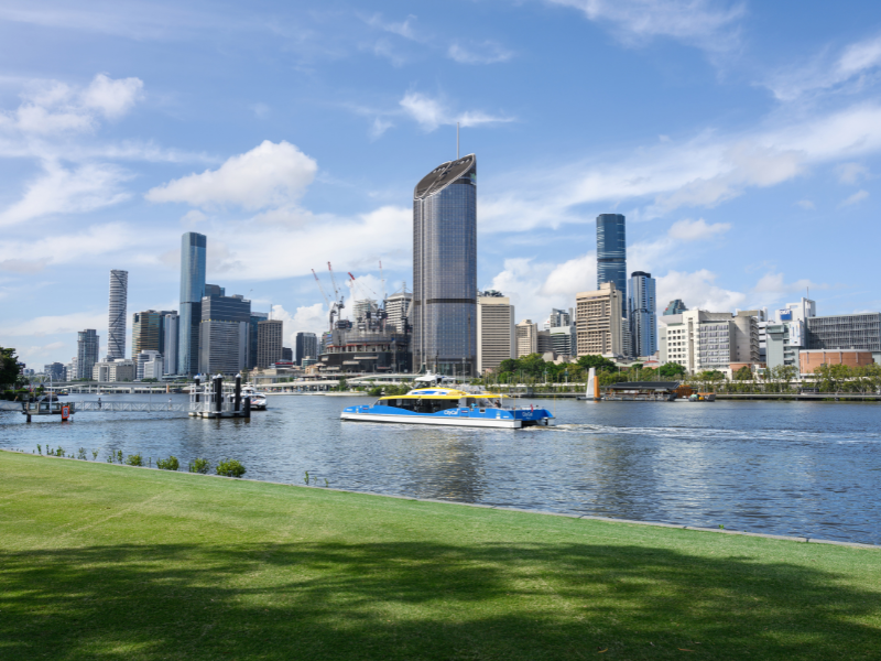 Brisbane river and city