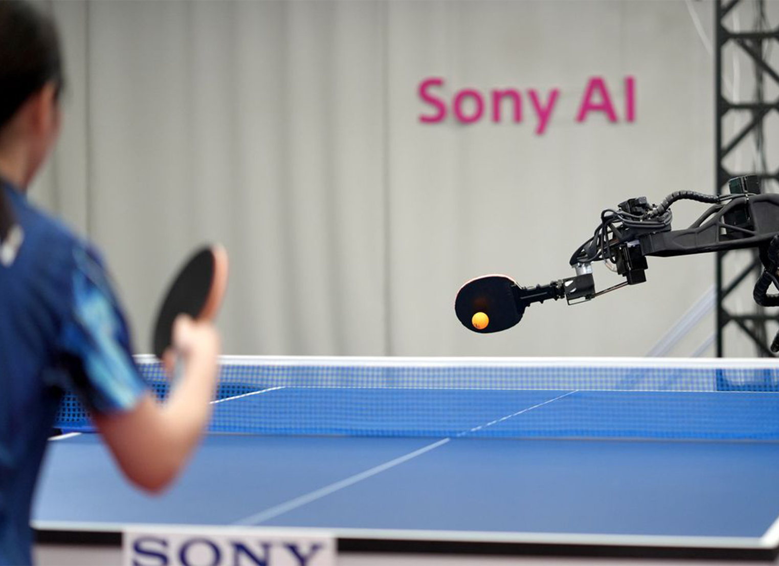 Robot playing ping Pong