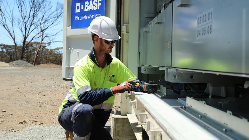 QUT Researchers Deploy Australia’s First Sodium-Sulfur Battery at NBTC